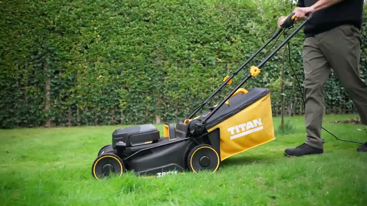 Titan 1700W 37cm Electric Lawn Mower 230V | Screwfix