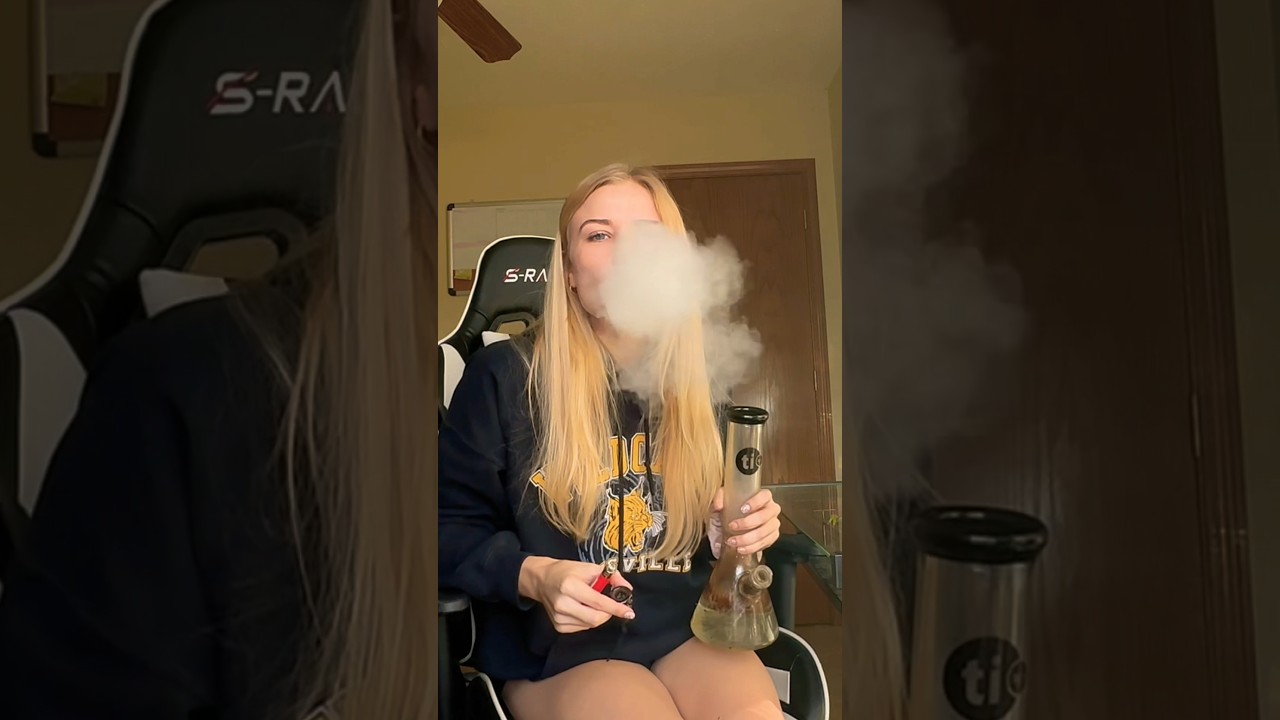 #smoke #bonggirl #juicy #jay #jointsession #herbs #green #puff #december #2023 #youtube #channel