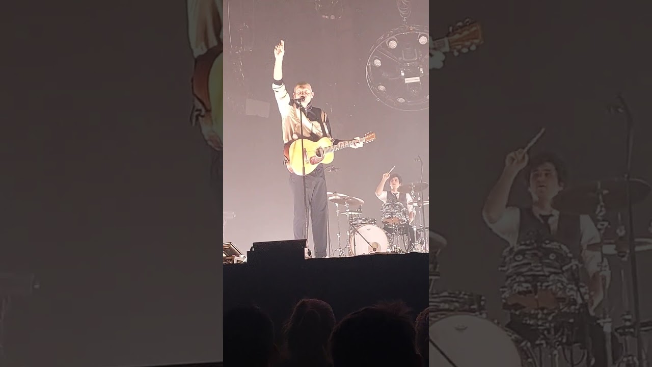 Louise attaque - zenith de Lille 2023 - vous avez l'heure