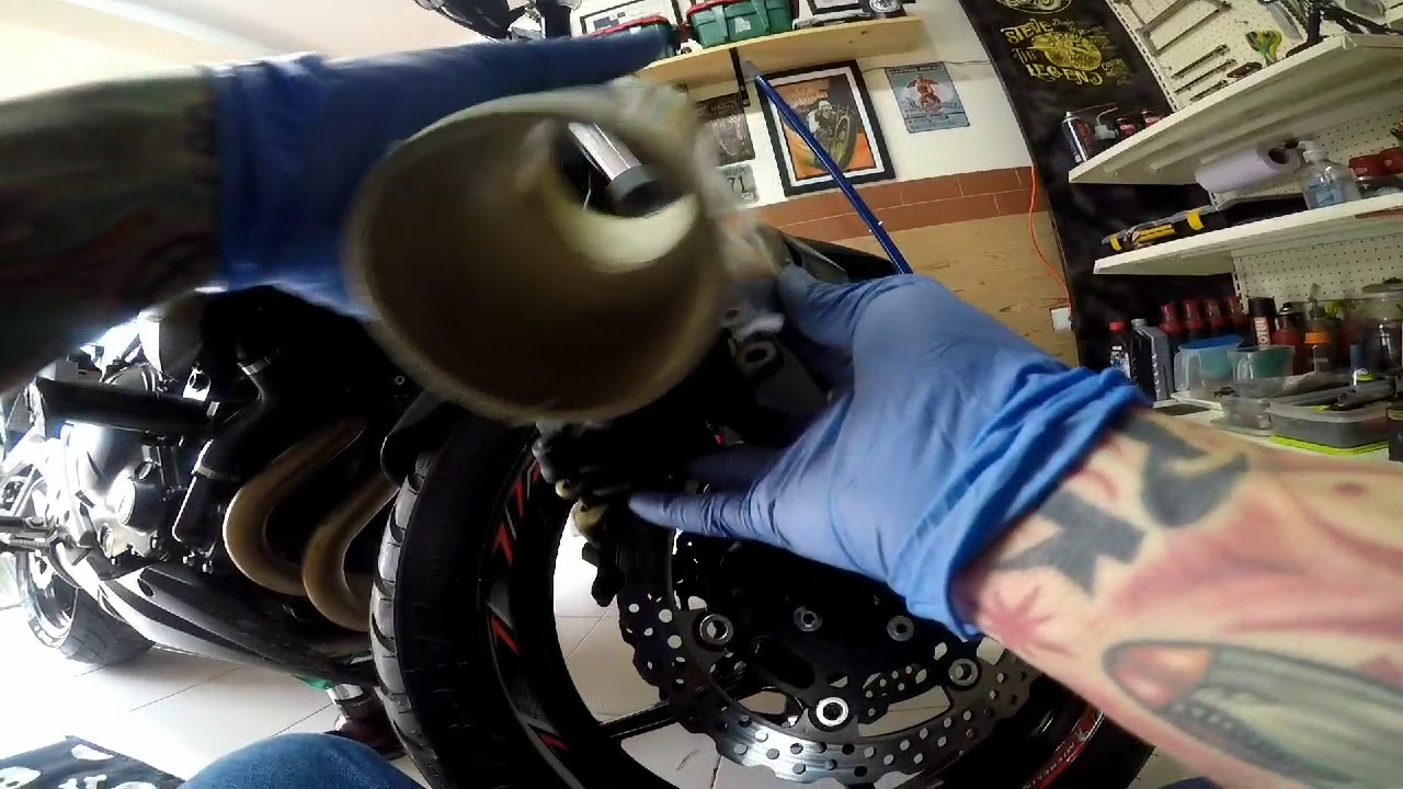 💀✌🏼🧰 Kawasaki ER6N recambio aceite de horquilla o suspensión  delantera.