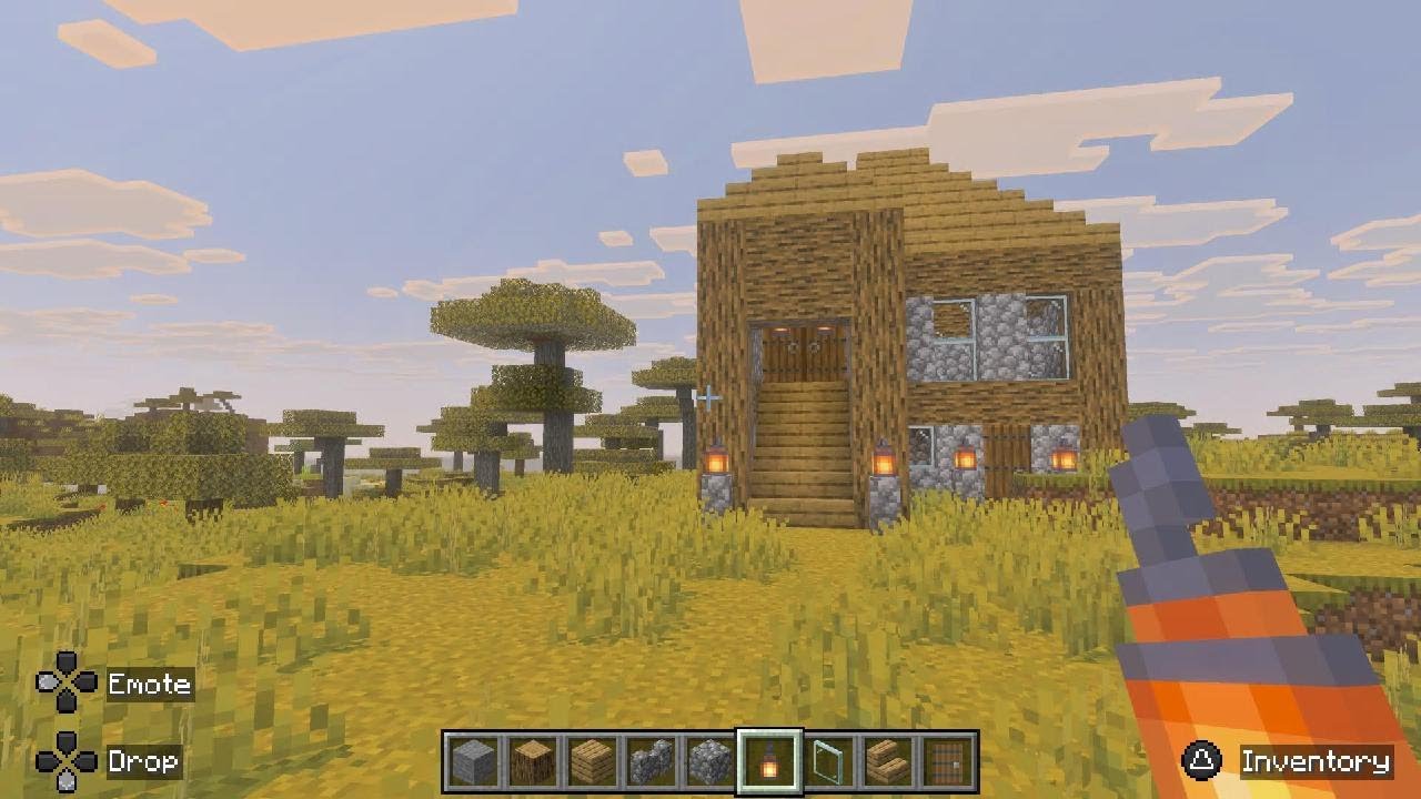 How to build starter house in Minecraft