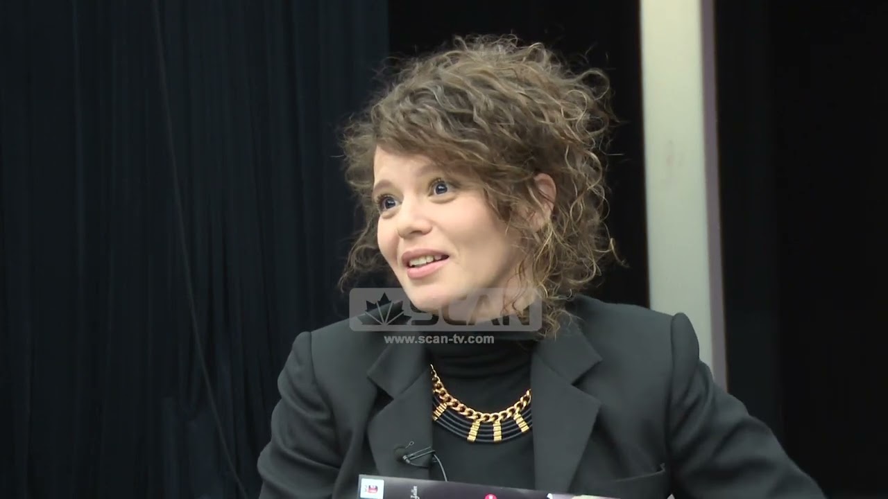 PARFUME NGA SAIMIRA DAKO - NE PARFUME SPIRO DUNI, E ''VERTETA'' PREMIERE NE TEATRIN SHQIPTAR