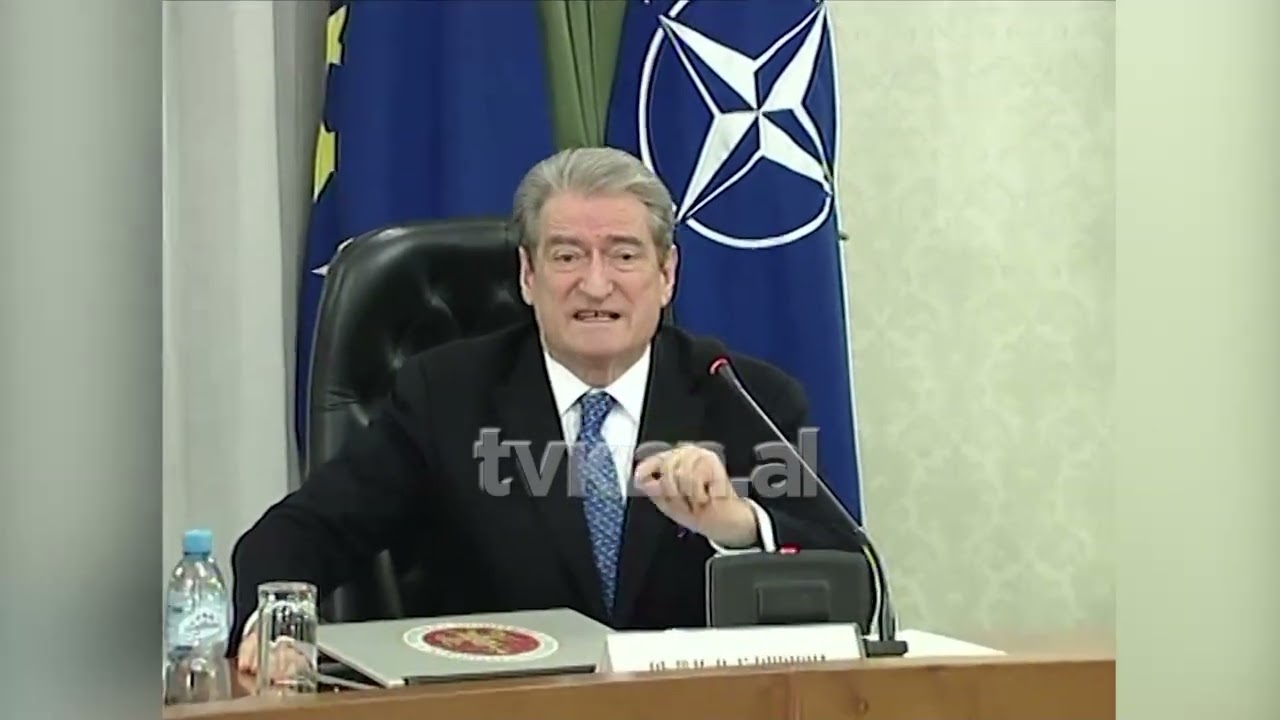 Kryeministri Berisha prezanton dy projekte që synojnë rritjen e prodhimit bujqësor-(11 Janar 2012)