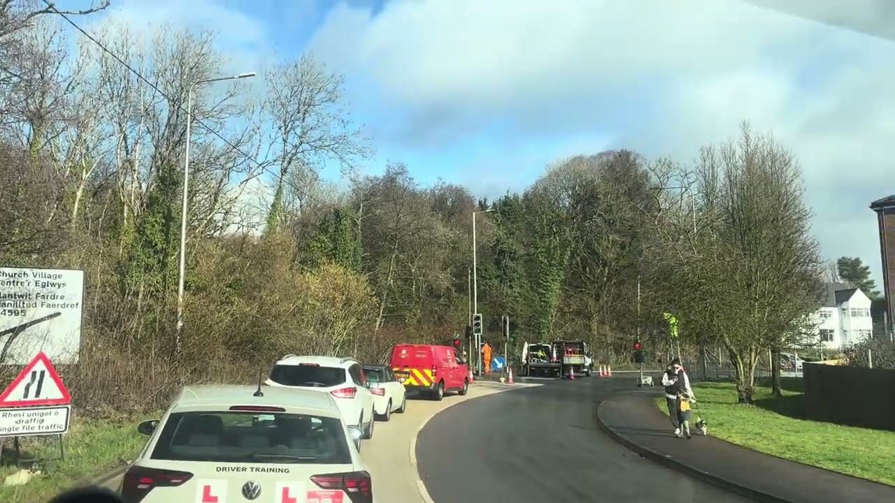 Traffic light replacement in llantwit Fardre 