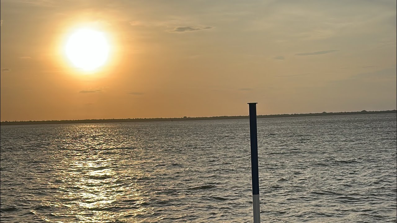 ANDAMOS 15H DE NAVIO SAINDO DE BELÉM ATÉ PORTEL 