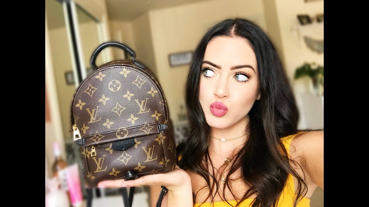 What's In My Bag?? || Louis Vuitton Backpack!!
