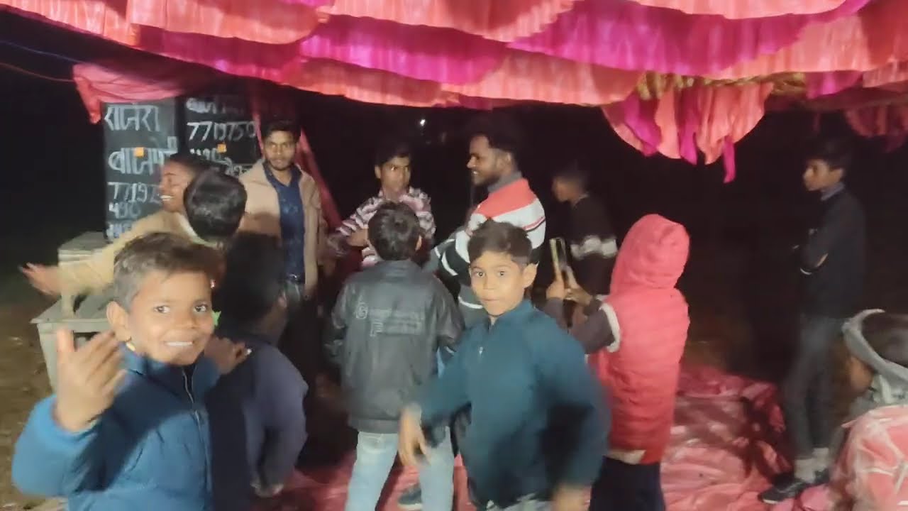 गांव में मस्ती वाला डांस धमाका 💃🔥देसी ठुमके – गांव की मस्ती फुल ऑन 🎉