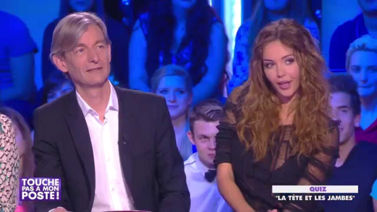 Nabilla Benattia joue au quiz 