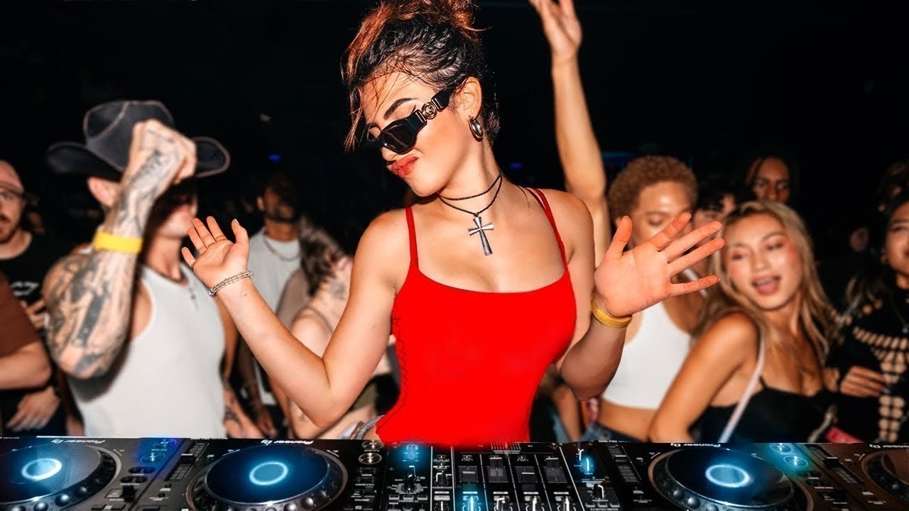 ANDREA DJ CHESS !music !berlin !passes