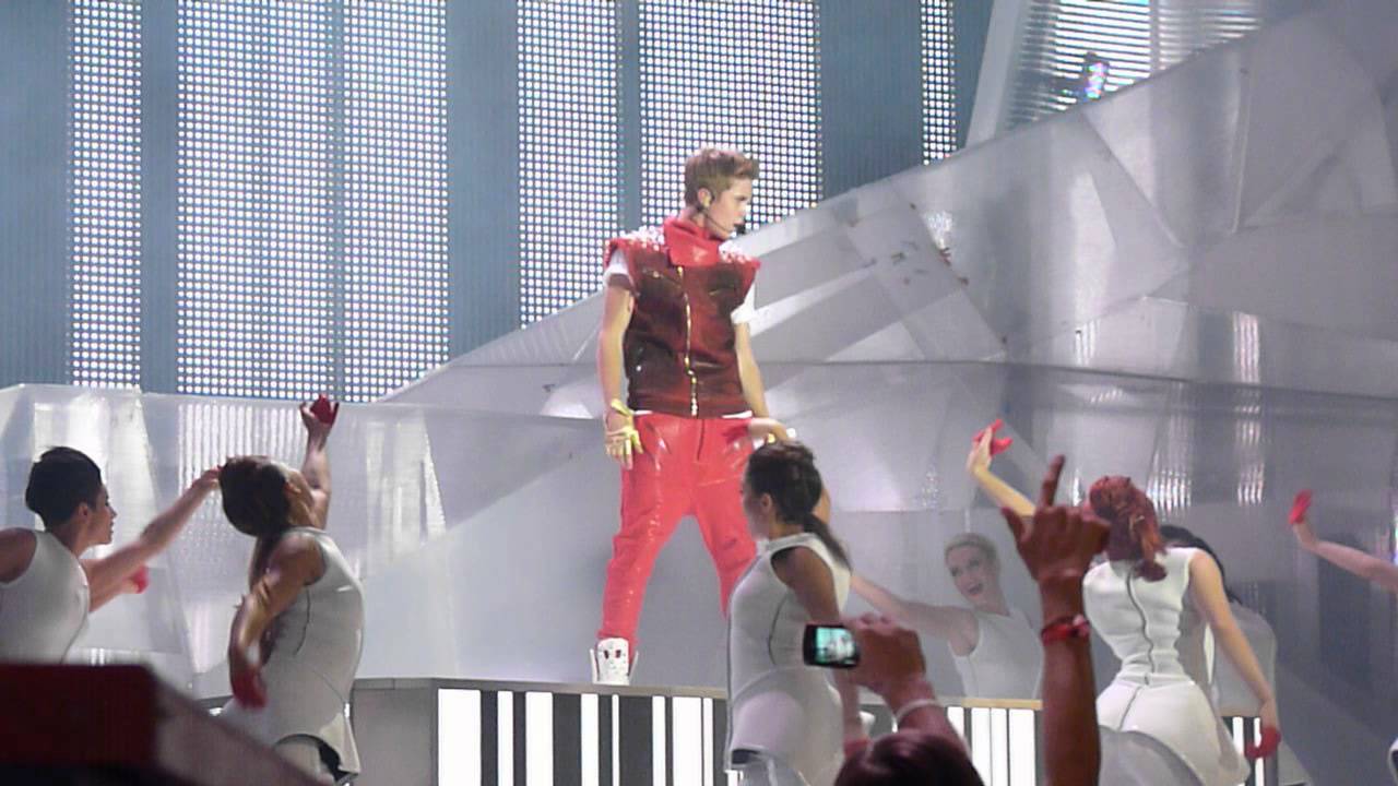Justin Bieber - All Around The World / Boyfriend 2012 MMVA