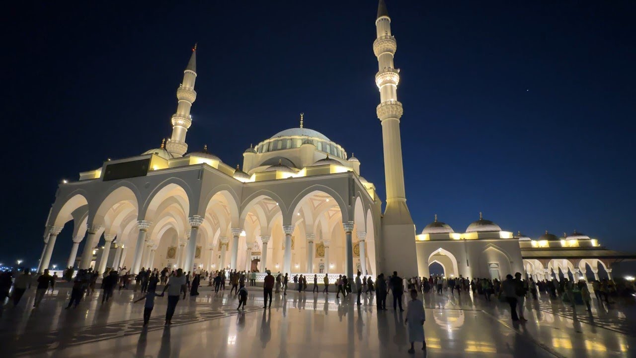 Sharjah Grand Mosque | Stunning Views in 4K | Iftar 2023