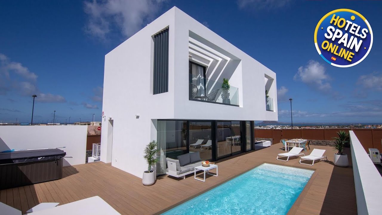Villa Yolo Sur Private Pool Corralejo By Holidays Home | Fuerteventura, Spain | Hotel Review 🏩