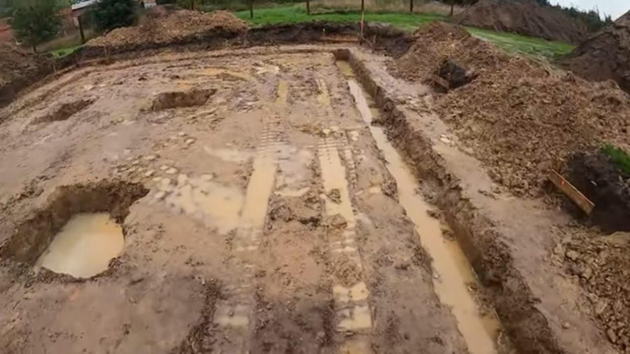 Miało być zbrojenie a natura chciała inaczej:/ -Budowa domu*9