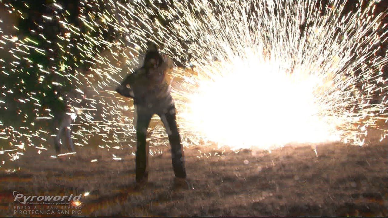 EXTREME Italian fireworks!! San Severo - Festa Del Soccorso 2018 - San Pio - Batteria