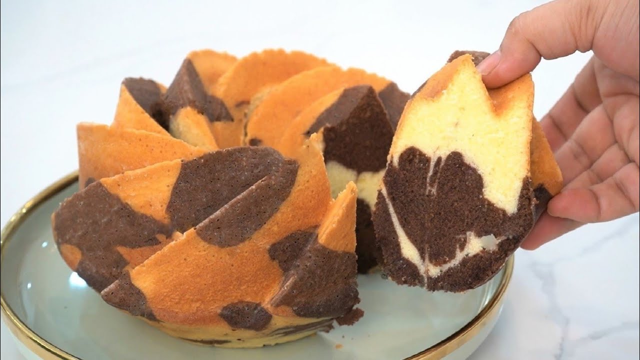 So Moist Marble Bundt Swirl Cake | Bundt Series