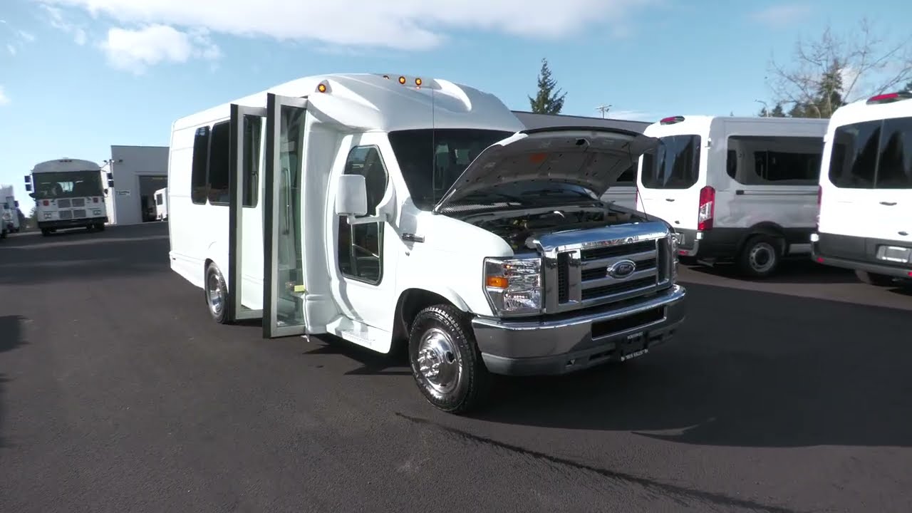 2010 Ford Starcraft Starquest 14 Passenger Shuttle Bus with Rear Luggage - S01399