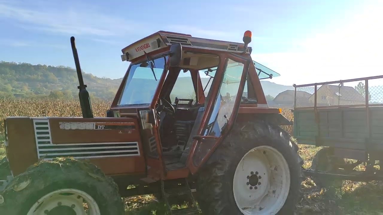 La Cules de Porumb Fiatagri 80-90 DT+ Remorca Rm2