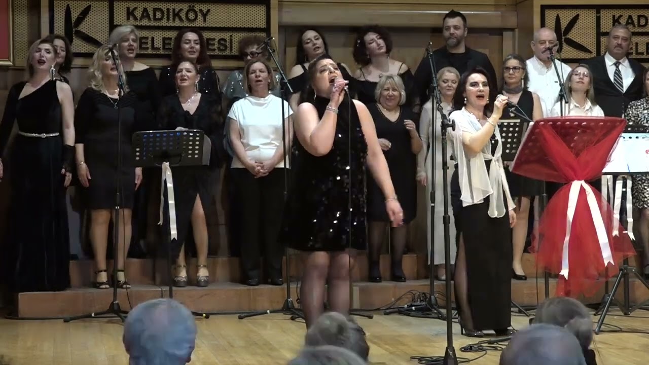 Özlem Aydın Pop Korosu / Nazan Sarsan ( Sevdik Sevdalandık )