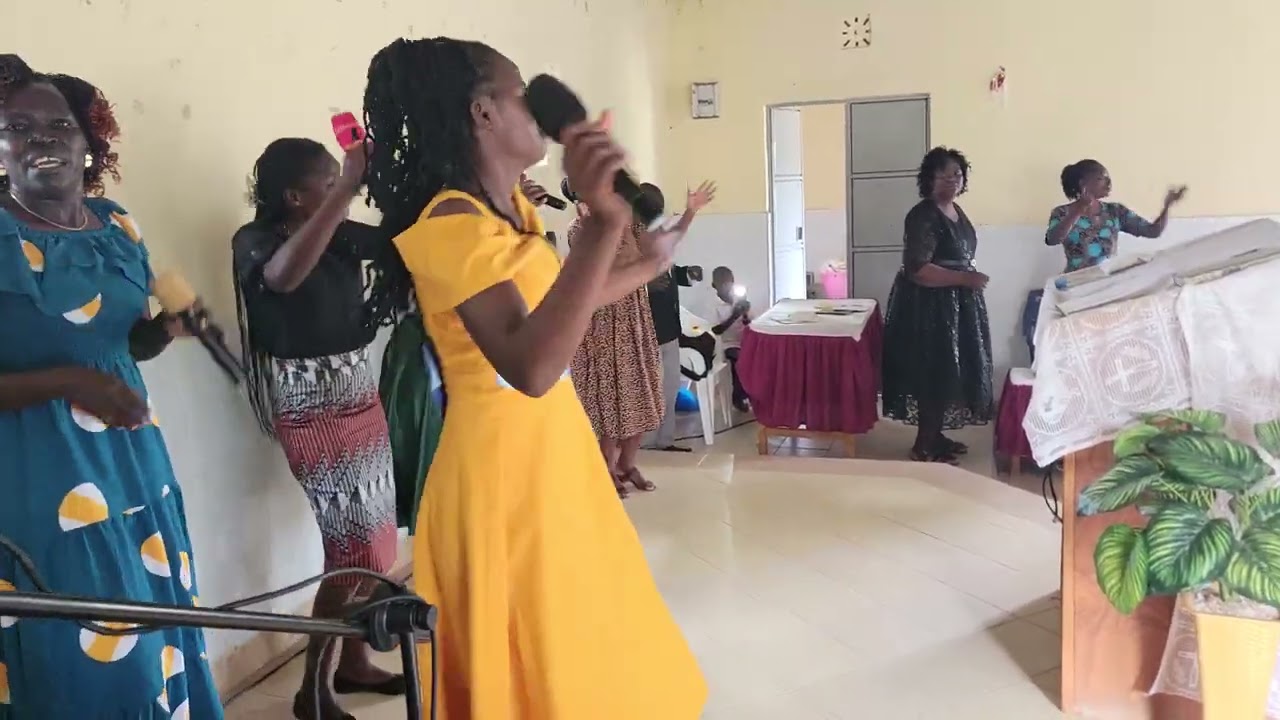 PRAISE HOUR 
