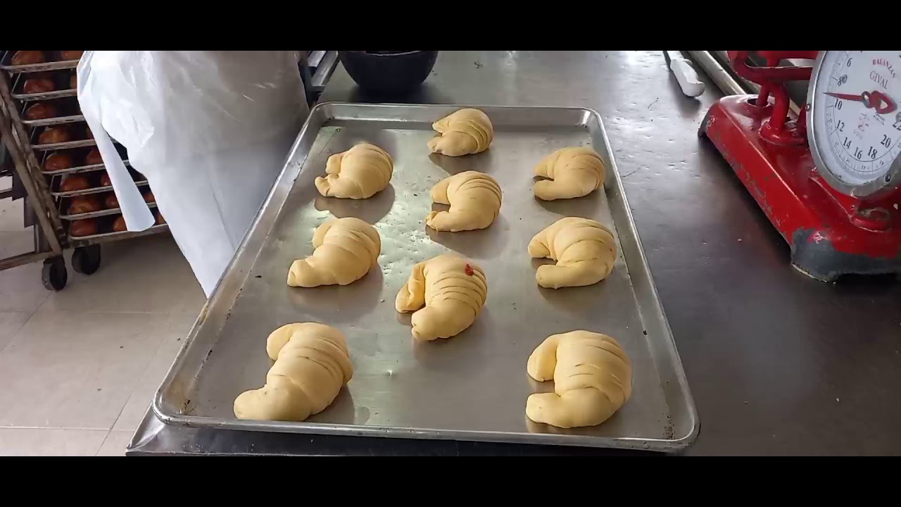 #Colombia  Así se hace el croissant 😋🥐