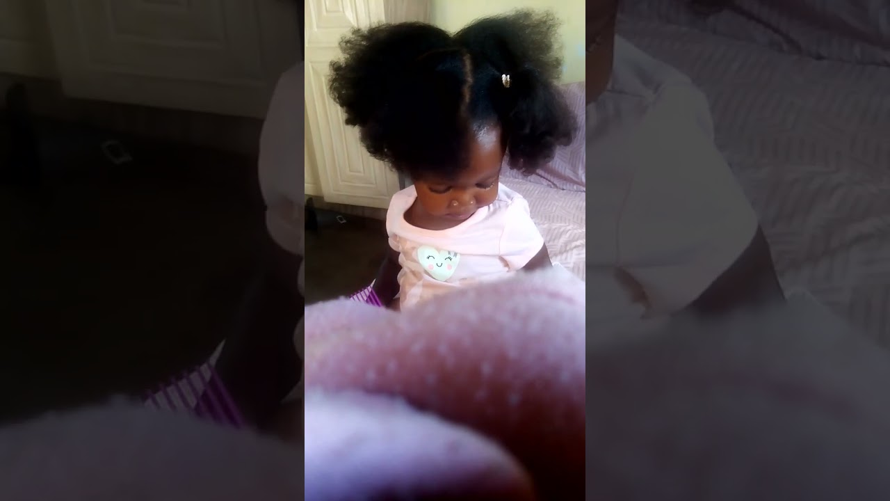 CUTE TODDLER HAIRSTYLE WITH RIBBONS..