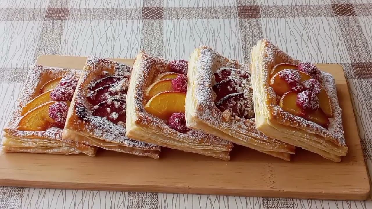 Слойки с фруктами.  fruit puffs