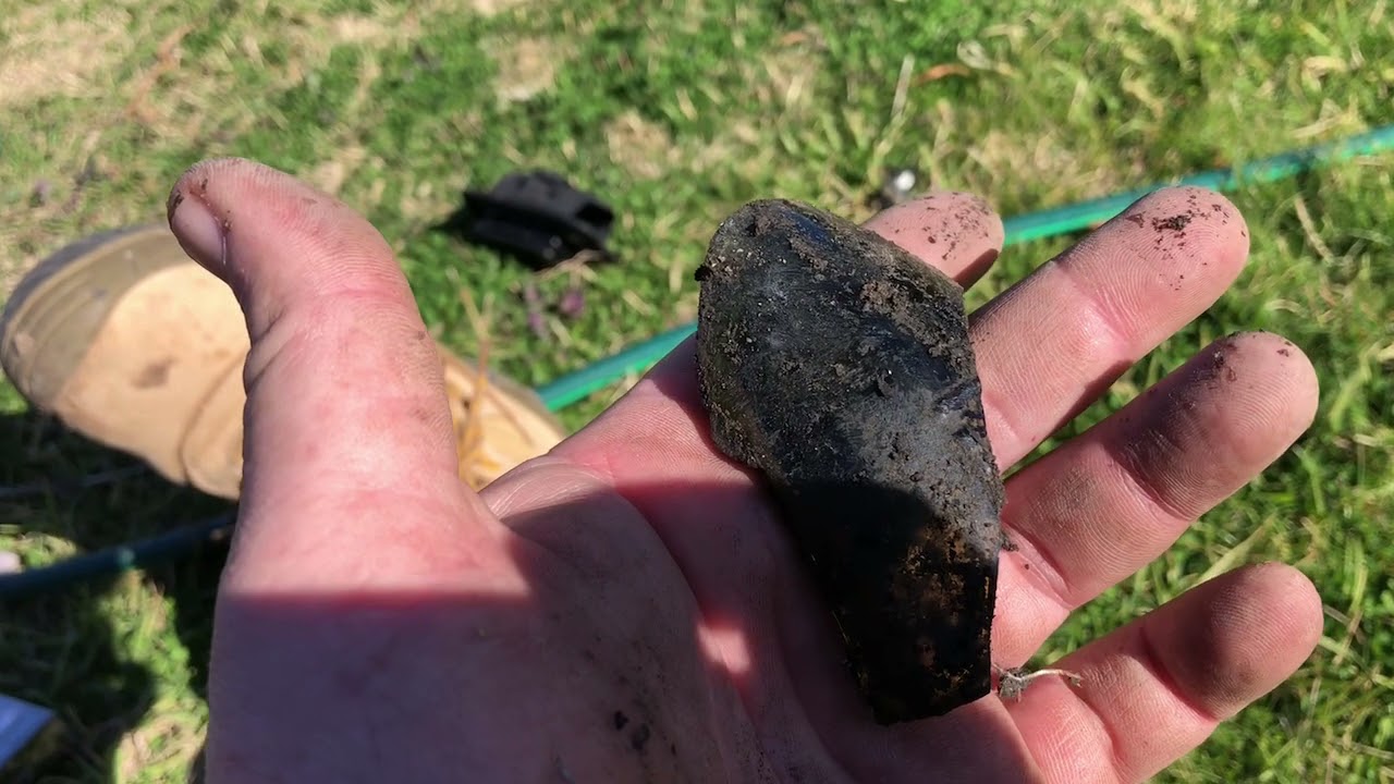 Digging up an old bottle pit. Old torpedo bottles Victoria goldfields