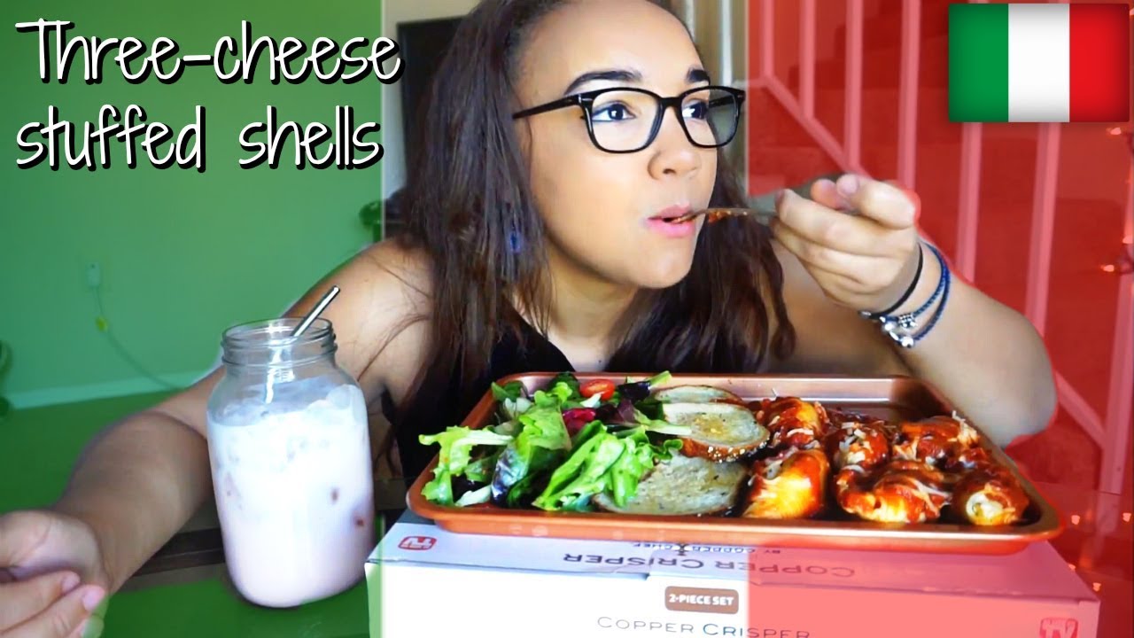Eat With Me: 🇮🇹🍴 Stuffed Shells, Garlic Bread, Salad, Italian Soda Vegan *burping*