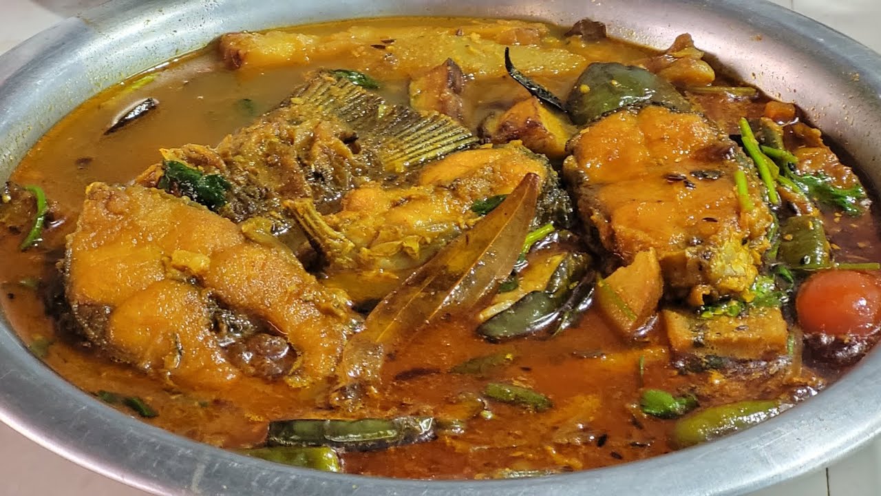 রুই মাছের ঝোল।পুষ্টিগুণে ভরা সুস্বাদু মাছের ঝোল বাড়ির ছোট থেকে বড় সকলের পছন্দ হবে।Rui Macher Jhol।