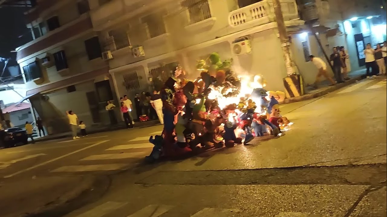 Chao 2023.. Bienvenido 2024..Guayaquil - Ecuador... así se despide el año...
