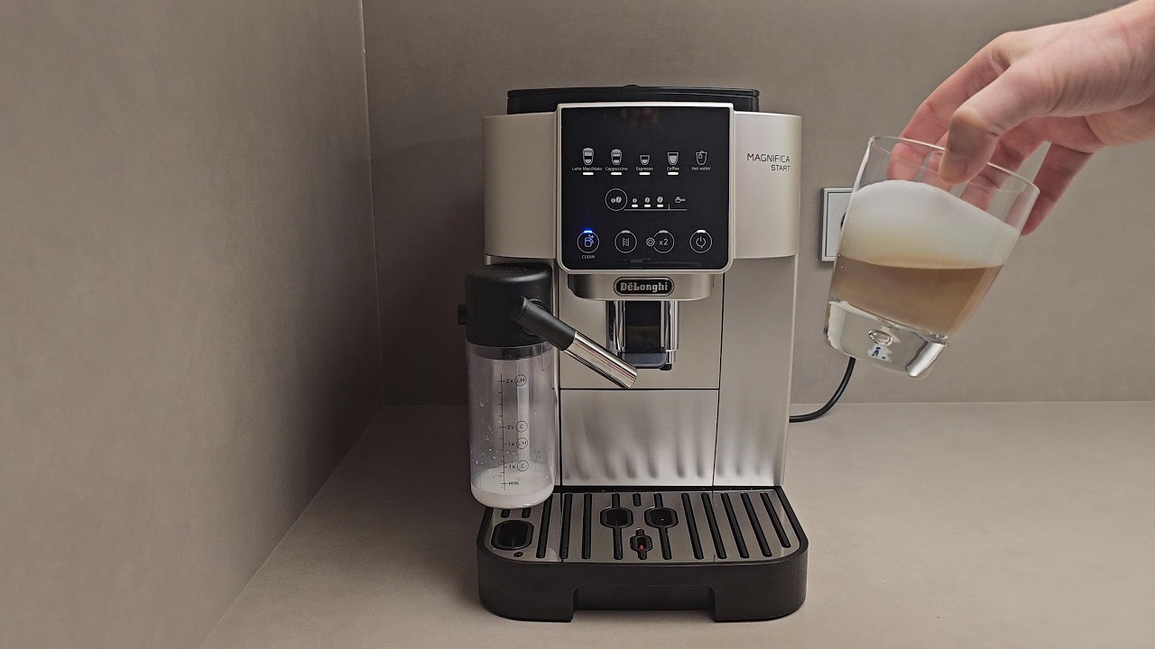 ¿Es fácil usar el sistema de leche LATTE CREMA de Delonghi? ☕😍 MAGNIFICA START en acción.