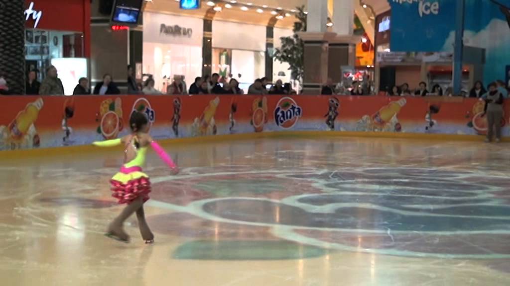 Поздравительная программа на ледовом катке MEGA ICE в ТРЦ MEGA Alma-Ata