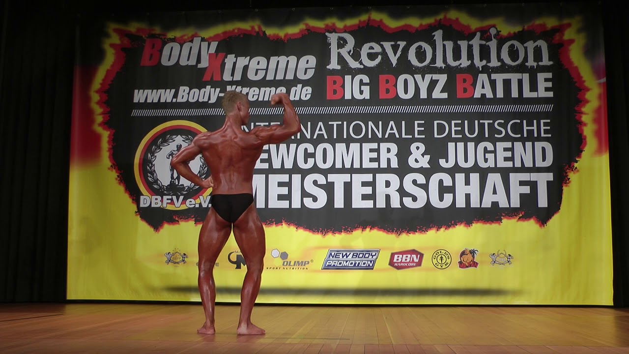 Michael M&auml;rz Posing @ Deutsche Newcomer 2018