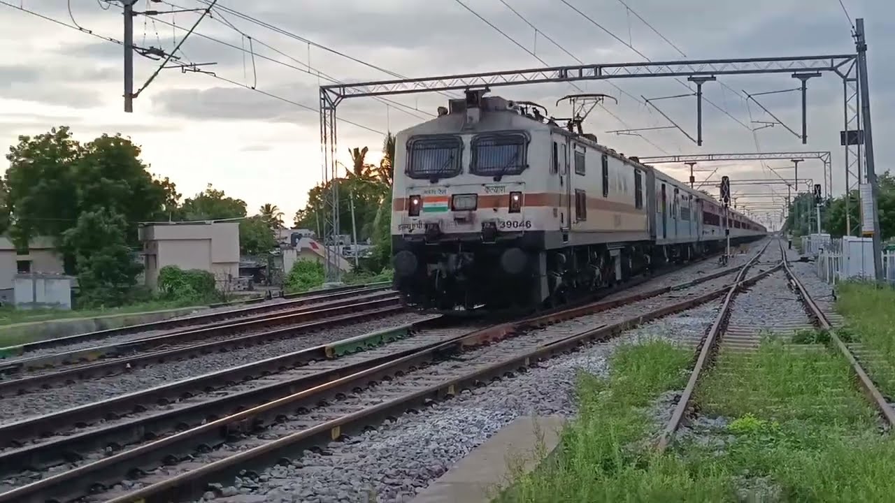 130 kmph speedy actions 🔥 in Thangundi | Guntakal - Wadi Section | Indian Railways 