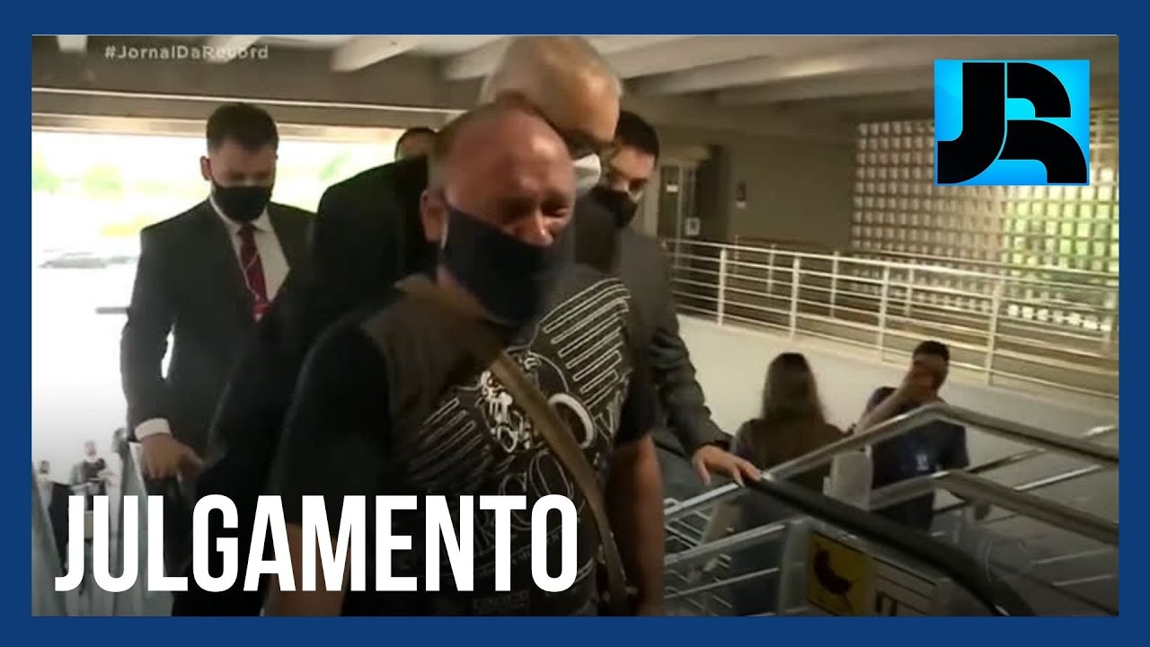 Tragédia na boate Kiss: réu passa mal e ex-funcionária depõe no primeiro dia do julgamento