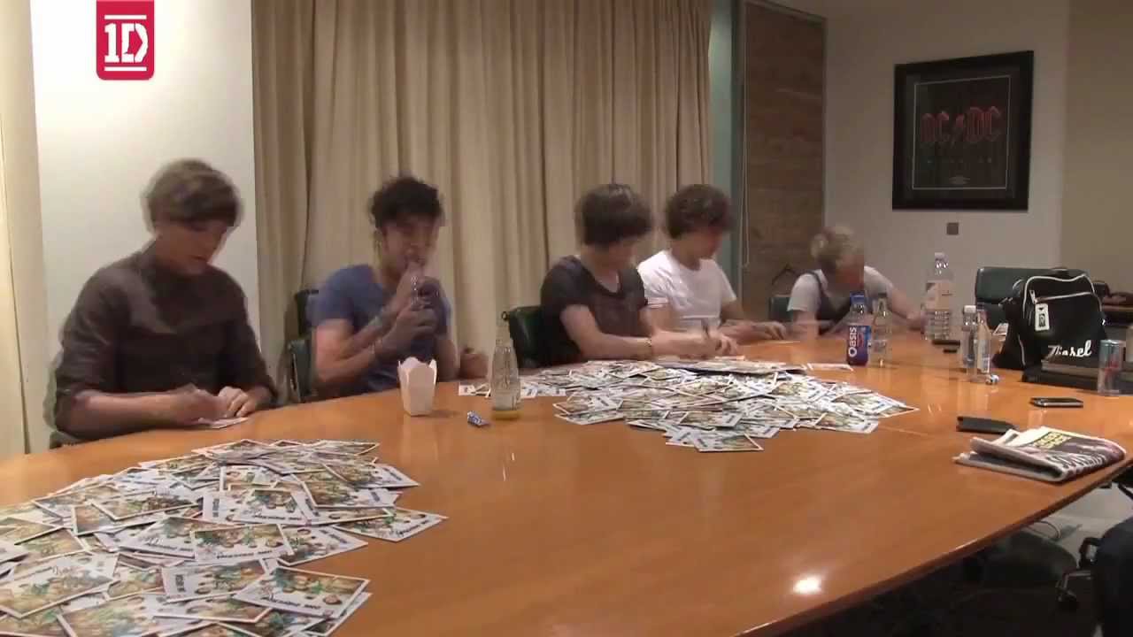 Unseen Hilarious One Direction Signing In Sweden!
