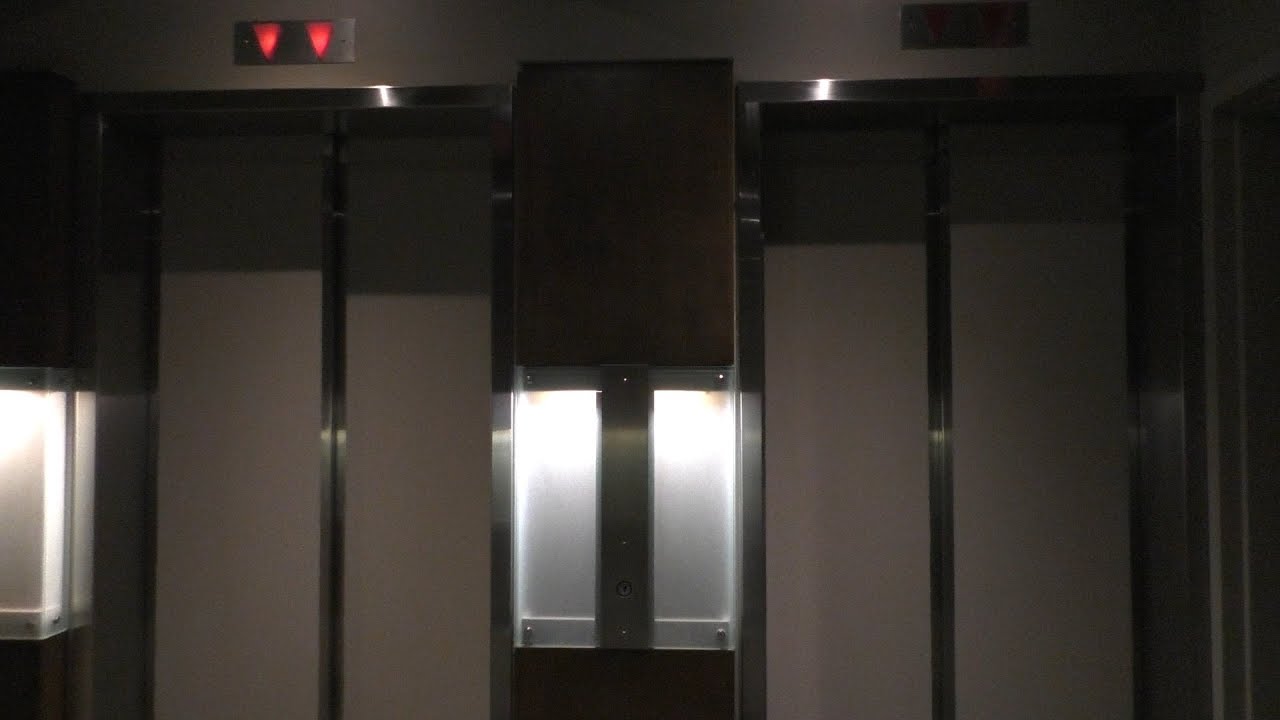 Northern or Thyssen? Elevators at Hotel 71 in Quebec City