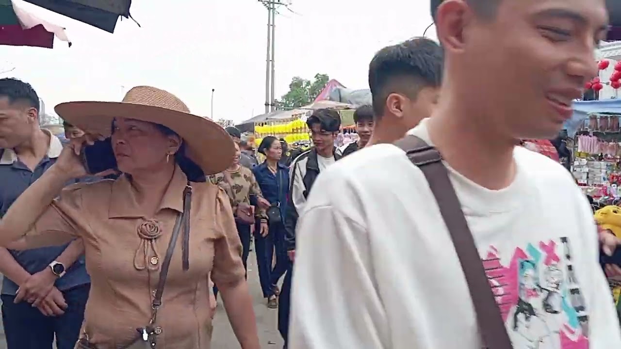 Hội chợ yên thế tỉnh Bắc Ninh rất nhiều các mặt hàng 