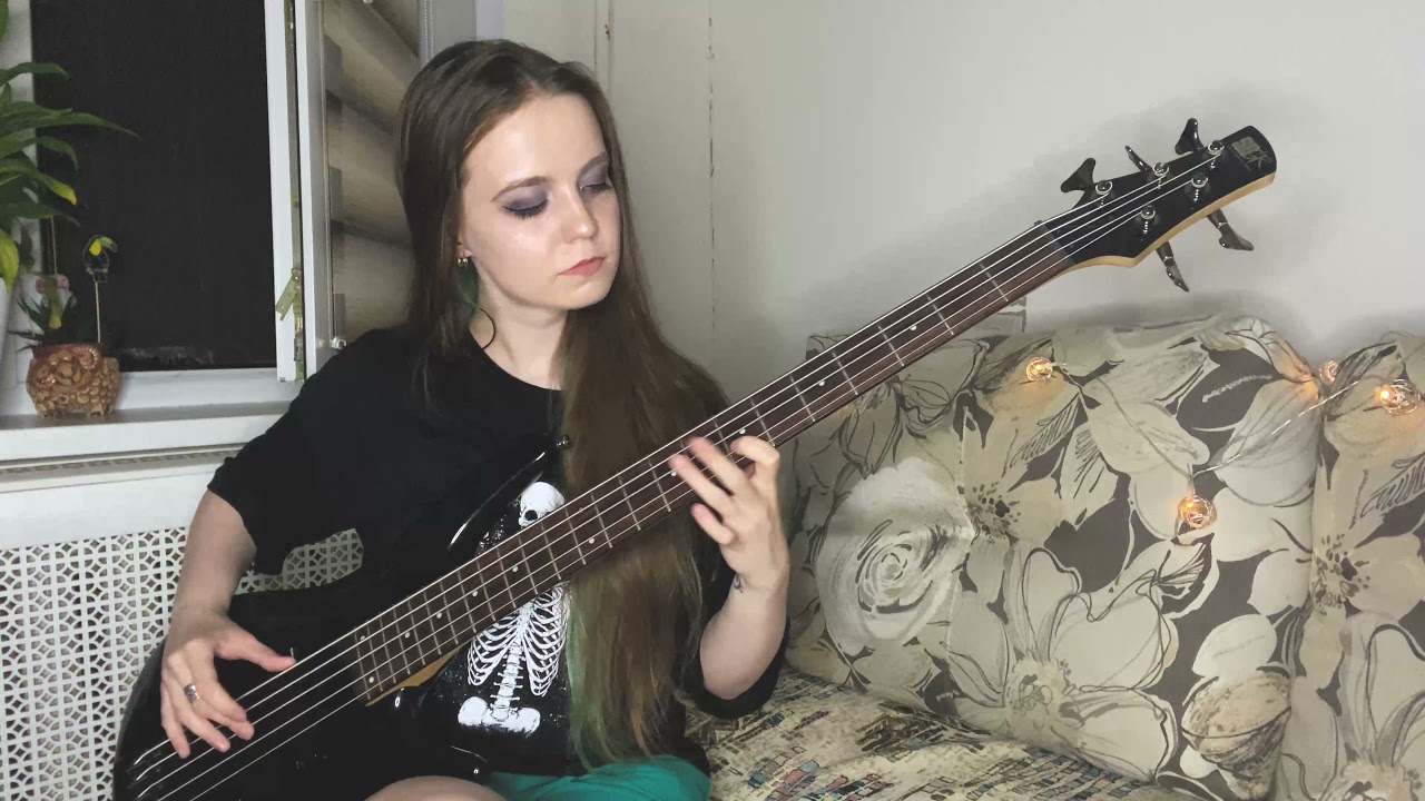 Rihanna - Diamonds (bass cover)