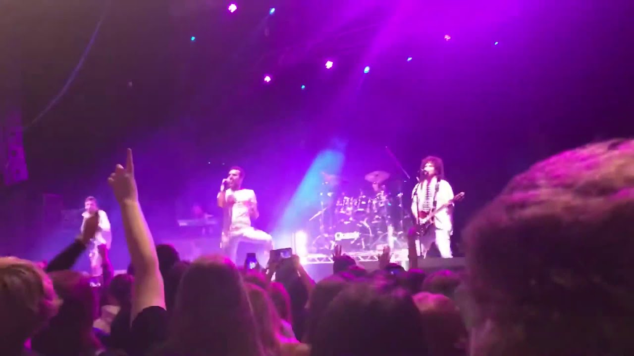 Flash : A Tribute to QUEEN - Fat Bottomed Girls