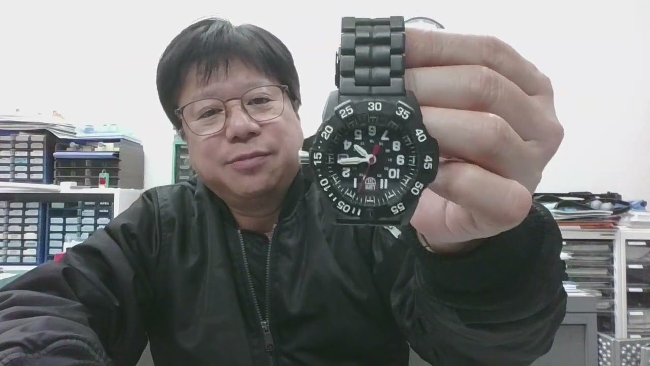 【ルミノックスのご紹介】ずっと光る特殊な針と文字盤
