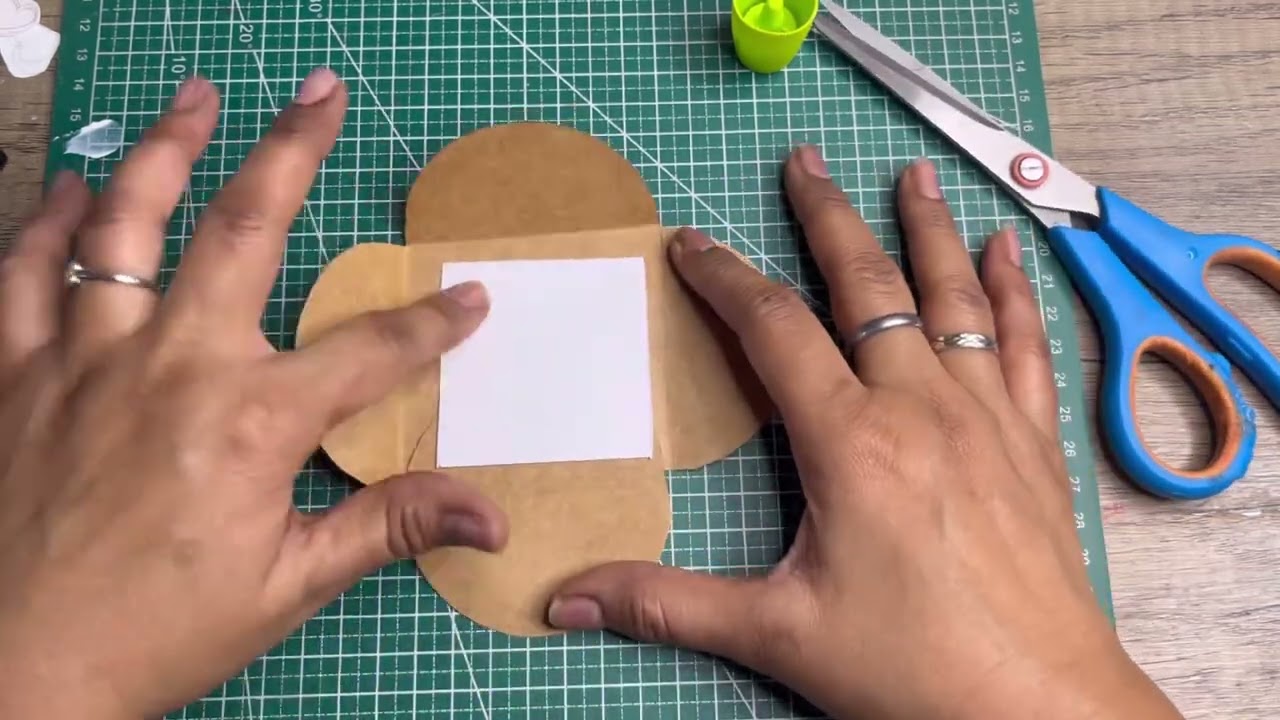 Valentine’s Day card idea🫶❤️ #craftideas #lovecraft #greetingcard #diy #diycrafts 