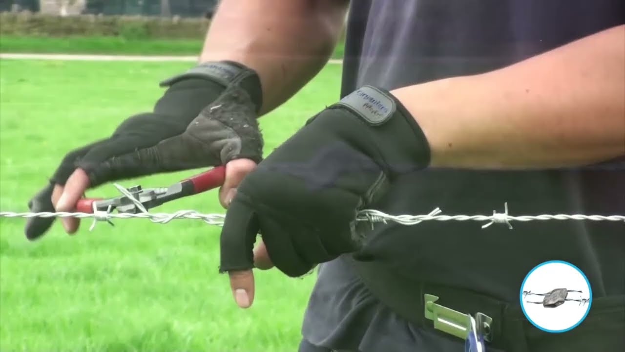 Joining Barbed Wire  -  Gripple Barbed wire Joiner