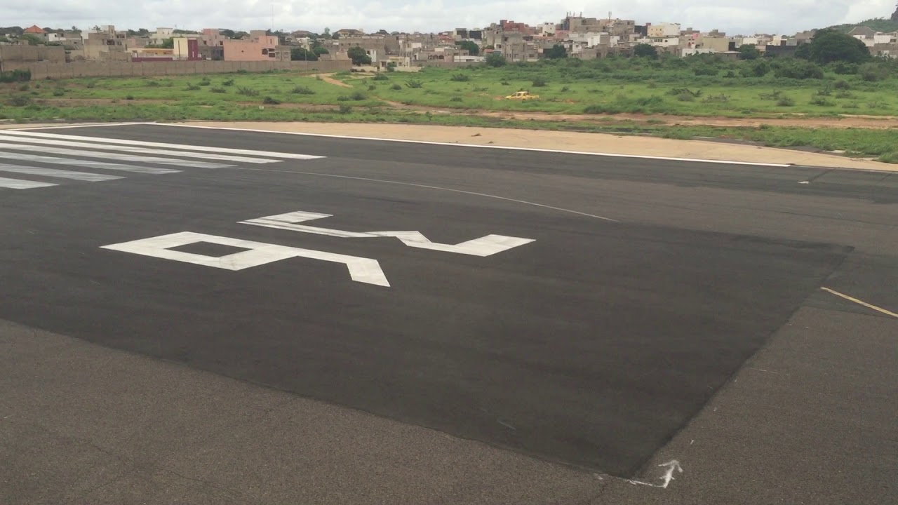 Landing DL 416 JFK DKR Souvenir AILSS Dakar (Senegal)