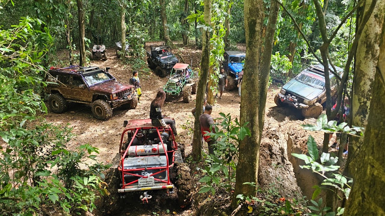 corrida offroad 4x4 desde la Paloma hasta 15 en Hatillo y Camuy, Puerto Rico
