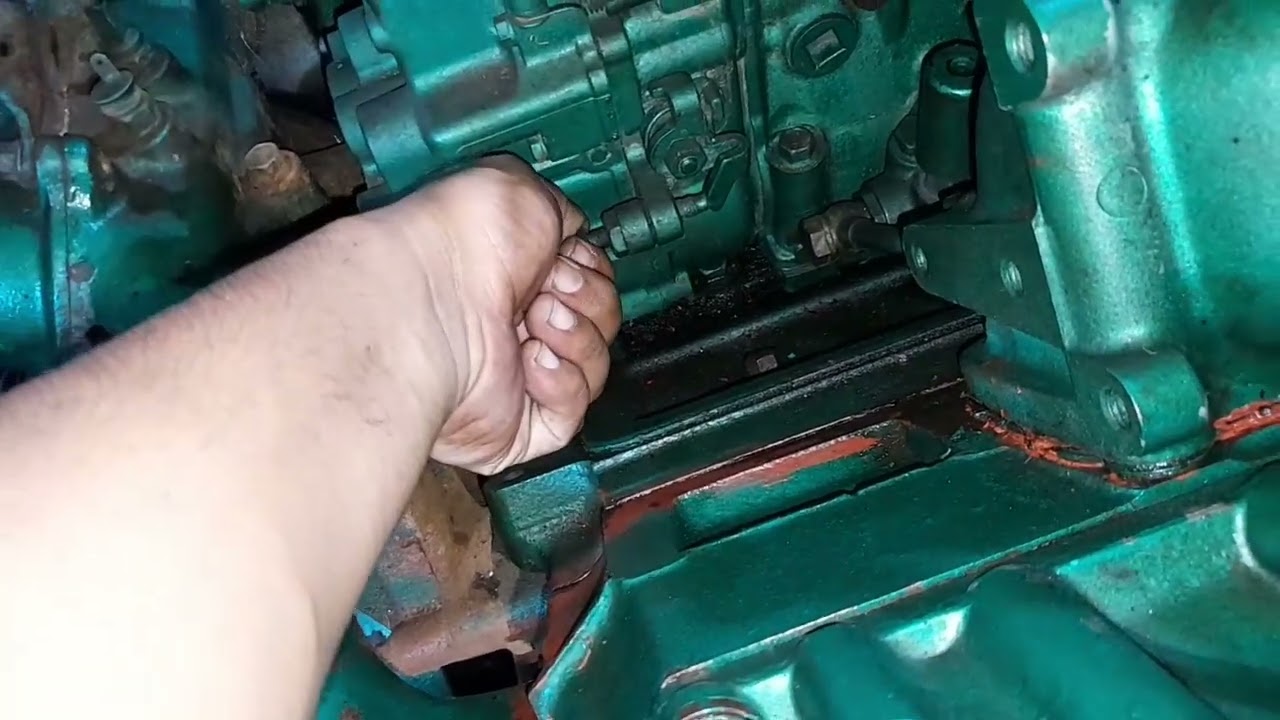 Instrukcja regulacji oleju w Mitsubishi Fuso