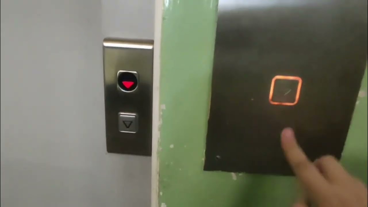 1x Monitor zmod. LiftProjekt 1x Niemark | Łużycka 2a Bytom
