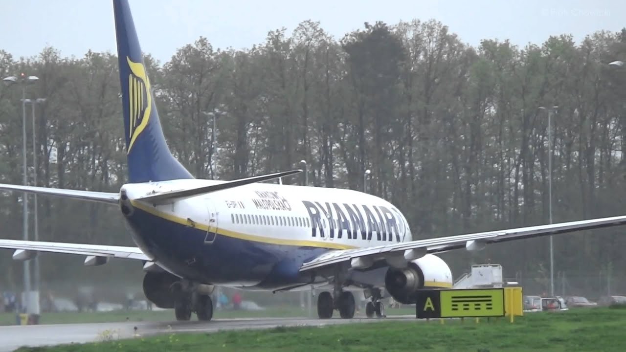 Lublin Airport [3] 2014-04-27. Boeing 737-8AS Ryanair EI-DPI