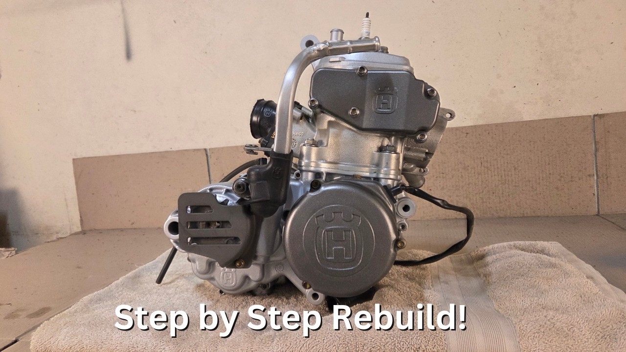REBUILDING a Husqvarna WR 250 2005 Seized Engine - Part 2 Engine Rebuild Husqvarna!