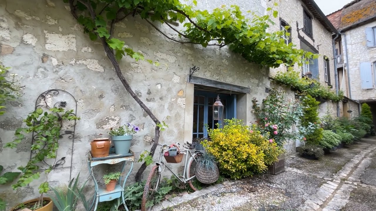 Issigeac, Dordogne - France, un village moins connu?